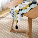 Livense Modern Geometrik Şekiller Dijital Baskılı Püsküllü Şönil Üçgen Runner Realhomes