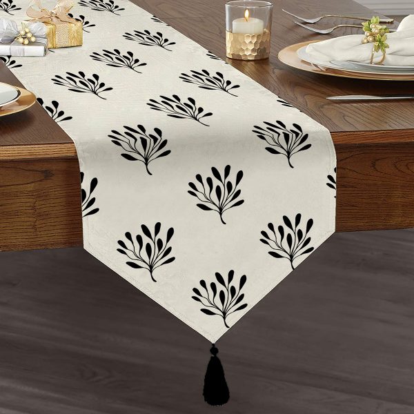 - UcgenRunner-2074-Gorsel1 - Realhomes  Livense Özel Tasarım Dijital Baskılı Modern Püsküllü Şönil Üçgen Runner Realhomes