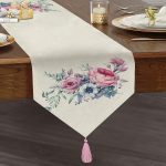 - UcgenRunner-2093-Gorsel1 - Realhomes Livense Özel Tasarım Çiçek Desenli Dijital Baskılı Püsküllü Şönil Üçgen Runner Realhomes