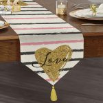 - UcgenRunner-2131-Gorsel1 - Realhomes  Love Yaldızlı Kalp Desenli Dijital Baskılı Modern Püsküllü Şönil Üçgen Runner Realhomes