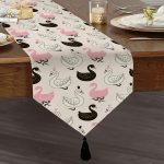 - UcgenRunner-2146-Gorsel1 - Realhomes  Pembe Zeminli Kuğu Resimli Dijital Baskılı Püsküllü Şönil Üçgen Runner Realhomes