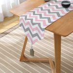 Modern Renkli Zigzag Desenli Dijştal Baskılı Püsküllü Şönil Üçgen Runner Realhomes