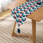 - UcgenRunner-2195-Gorsel2 - Realhomes  Özel Tasarım Dijital Baskılı Dekoratif Püsküllü Şönil Üçgen Runner Realhomes