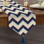 - UcgenRunner-2196-Gorsel1 - Realhomes  Renkli Zigzag Desenli Dijital Baskılı Dekoratif Püsküllü Şönil Üçgen Runner Realhomes