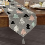 - UcgenRunner-2223-Gorsel1 - Realhomes  Gri Zeminli Ağaç Temalı Dijital Baskılı Dekoratif Püsküllü Şönil Üçgen Runner Realhomes