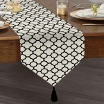 Modern Ogea Desenli Dijital Baskılı Dekoratif Püsküllü Şönil Üçgen Runner Realhomes