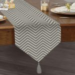 - UcgenRunner-2232-Gorsel1 - Realhomes  Gri Zigzag Temalı Dijital Baskılı Modern Dekoratif Püsküllü Şönil Üçgen Runner Realhomes