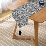 - UcgenRunner-2234-Gorsel2 - Realhomes  Modern Siyah Beyaz Desenli Dijital Baskılı Püsküllü Şönil Üçgen Runner Realhomes