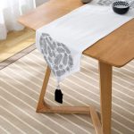 - UcgenRunner-2249-Gorsel2 - Realhomes Tüy Desen Kalp Motifli Dijital Baskılı Dekoratif Püsküllü Şönil Üçgen Runner Realhomes