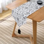 Modern Çiçek Motifli Dijital Baskılı Dekoratif Püsküllü Şönil Üçgen Runner Realhomes