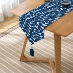 - UcgenRunner-2256-Gorsel2 - Realhomes Lacivert Yaprak Desenli Dijital Baskılı Dekoratif Püsküllü Şönil Üçgen Runner Realhomes