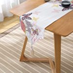 Özel Tasarım Renkli Kelebek Desenli Dijital Baskılı Püsküllü Şönil Üçgen Runner Realhomes