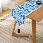 Mavi Kar Tanesi Desenli Dijital Baskılı Dekoratif Püsküllü Şönil Üçgen Runner Realhomes