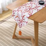 Yosun Desenli Dijital Baskılı Dekoratif Püsküllü Şönil Üçgen Runner Realhomes