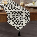 - UcgenRunner-2322-Gorsel1 - Realhomes Siyah Üçgen Motifli Dijital Baskılı Modern Püsküllü Şönil Üçgen Runner Realhomes