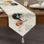 - UcgenRunner-2329-Gorsel1 - Realhomes Şarkı Söyleyen Kız Desenli Dijital Baskılı Püsküllü Şönil Üçgen Runner Realhomes