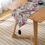 - UcgenRunner-2339-Gorsel2 - Realhomes  Leopar Gül Motifli Dekoratif Püsküllü Şönil Üçgen Runner Realhomes