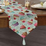 - UcgenRunner-2340-Gorsel1 - Realhomes  Renkli Cupcake Desenli Dijital Baskılı Püsküllü Şönil Üçgen Runner Realhomes