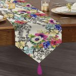 - UcgenRunner-2341-Gorsel1 - Realhomes  Rengarenk Çiçek Baskılı Dekoratif Püsküllü Şönil Üçgen Runner Realhomes