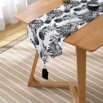 Ananas ve Palmiye Yaprakları Dekoratif Püsküllü Şönil Üçgen Runner Realhomes