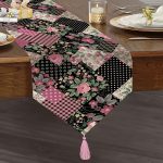 - UcgenRunner-2366-Gorsel1 - Realhomes  Desenli Kareler Temalı Dijital Baskılı Dekoratif Püsküllü Şönil Üçgen Runner Realhomes