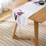 - UcgenRunner-2371-Gorsel2 - Realhomes  Love Uğurböceği Desenli Dekoratif Püsküllü Şönil Üçgen Runner Realhomes