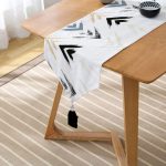 - UcgenRunner-2384-Gorsel2 - Realhomes Siyah Mavi Ok Temalı Yaprak Çizimi Püsküllü Şönil Üçgen Runner Realhomes