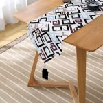 Siyah Turkuaz Labirent Çizimli Modern Dijital Baskılı Püsküllü Şönil Üçgen Runner Realhomes