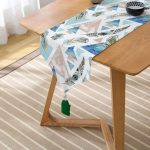 - UcgenRunner-2395-Gorsel2 - Realhomes Kuş Tüyü Motifli Geometrik Şekiller Baskılı Püsküllü Şönil Üçgen Runner Realhomes