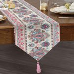 - UcgenRunner-2407-Gorsel1 - Realhomes Kırmızı Mavi Çini Motifli Modern Dijital Baskılı Püsküllü Şönil Üçgen Runner Realhomes