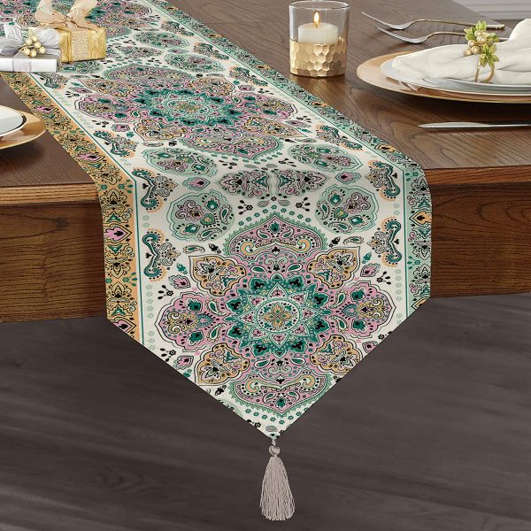 - UcgenRunner-2412-Gorsel1 - Realhomes  Füme Temalı Kavaniçe Çiçek Motifli Dijital Baskılı Püsküllü Şönil Üçgen Runner Realhomes