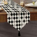 - UcgenRunner-2420-Gorsel1 - Realhomes Siyah Beyaz Gri Elmas Şekilli Püsküllü Şönil Üçgen Runner Realhomes