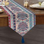 - UcgenRunner-2433-Gorsel1 - Realhomes Kırmızı Mavi Çini Desenli Modern Dijital Baskılı Püsküllü Şönil Üçgen Runner Realhomes