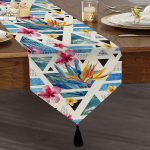 Siyah Puanlı Ogea Desenli Dekoratif Püsküllü Şönil Üçgen Runner Realhomes