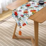 Ebabil Kuşu Çizimli Dekoratif Püsküllü Şönil Üçgen Runner Realhomes