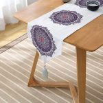 Daire Çini Desenli Dijital Baskılı Püsküllü Şönil Üçgen Runner Realhomes