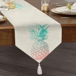 - UcgenRunner-2451-Gorsel1 - Realhomes Mavi Ananas Baskılı Dekoratif Püsküllü Şönil Üçgen Runner Realhomes