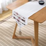 Kahverengi Ok Çizimli Çiçek Desenli Dekoratif Püsküllü Şönil Üçgen Runner Realhomes