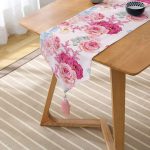 Pudra Çiçekler Temalı Dijital Baskılı Püsküllü Şönil Üçgen Runner Realhomes