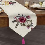 Cep Saati Motifli Kuş Tüyü Desenli Dekoratif Püsküllü Şönil Üçgen Runner Realhomes