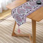 Lila Renk Çini Baskılı Dekoratif Püsküllü Şönil Üçgen Runner Realhomes