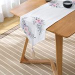 Çiçek Motifli Dijital Baskılı Dekoratif Püsküllü Şönil Üçgen Runner Realhomes