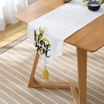 I Love You Motifli Dijital Baskılı Püsküllü Şönil Üçgen Runner Realhomes