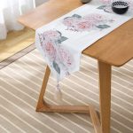 - UcgenRunner-2536-Gorsel2 - Realhomes  Soluk Çiçek Motifli Modern Baskılı Püsküllü Şönil Üçgen Runner Realhomes