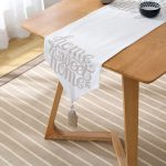 Açık Gri Home Sweet Home Dekoratif Püsküllü Şönil Üçgen Runner Realhomes