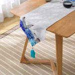 Realhomes Kelebek Dünyası Dijital Baskılı Dekoratif Özel Tasarım Püsküllü Şönil Üçgen Runner Realhomes