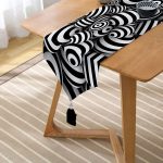 Siyah Beyaz 3 Boyutlu Küreler Dijital Baskılı Püsküllü Şönil Üçgen Runner Realhomes