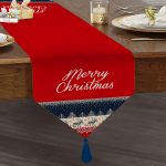 Realhomes Kanaviçe Desende Christmas Teması Dijital Baskılı Özel Tasarım Püsküllü Şönil Üçgen Runner Realhomes