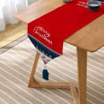 Realhomes Kanaviçe Desende Christmas Teması Dijital Baskılı Özel Tasarım Püsküllü Şönil Üçgen Runner Realhomes