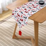 - UcgenRunner-3035-Gorsel2 - Realhomes  Realhomes Yılbaşı Geyik ve Ağaçlar Temalı Dekoratif Özel Tasarım Püsküllü Şönil Üçgen Runner Realhomes